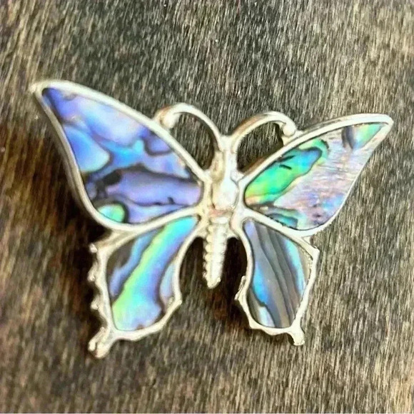 Butterfly Brooches Delicate gold tone and Abalone silver tone - Picture 8 of 10